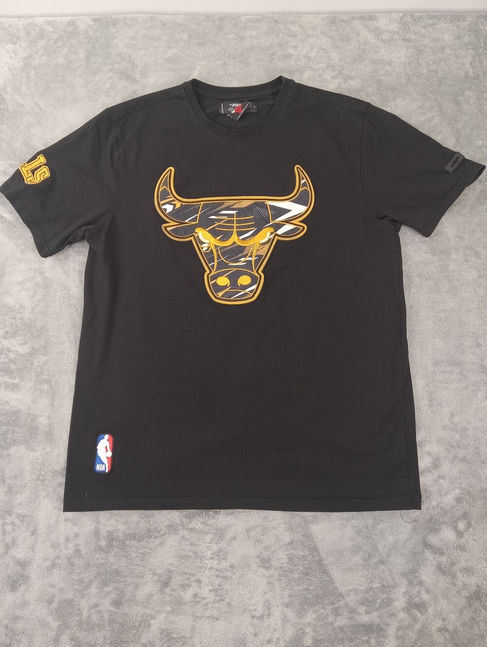 Pro Standard Chicago Bulls Black Graphic Tee Logos Enbroidered Size Large